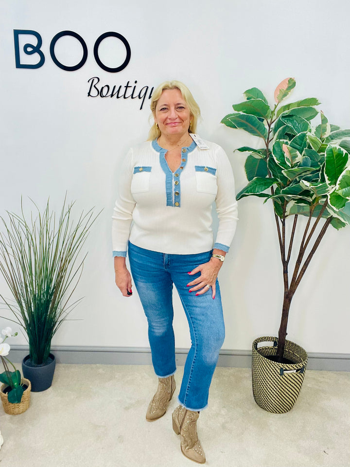 LADIES WHITE RIBBED KNIT, DENIM EDGE TOP JUMPER