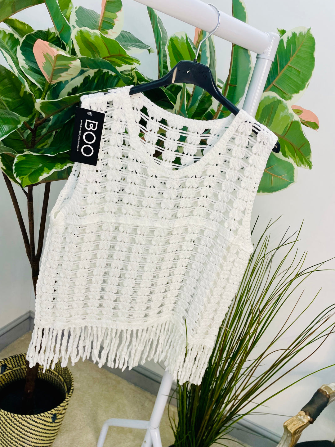 LADIES SLEEVELESS CROCHET TANK TOP - WHITE & BEIGE