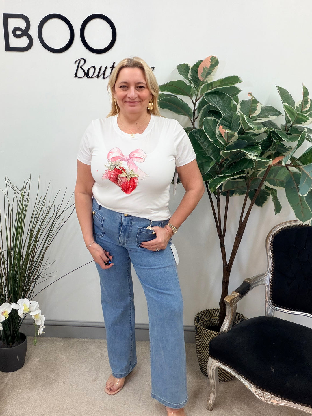 LADIES WHITE STRAWBERRY LOGO STRETCH T SHIRT