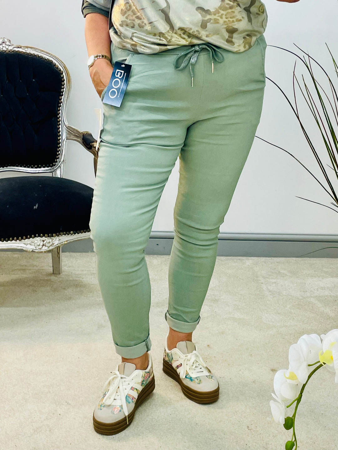 Women’s Stretch Crinkle Magic Trousers sage