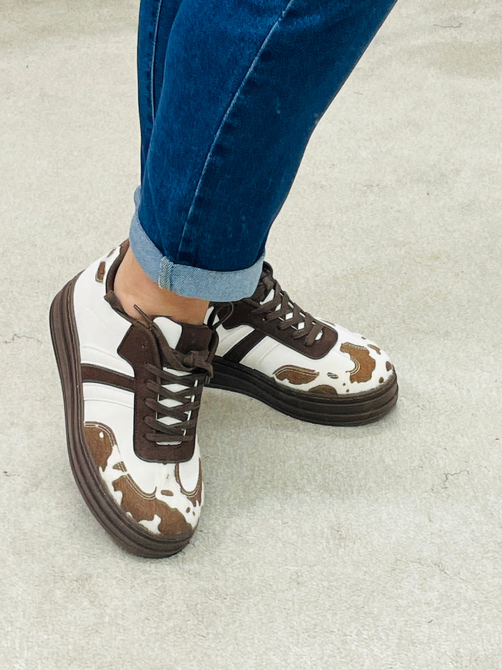 BROWN & WHITE COW PRINT FLATFORM TRAINERS ( LT33 )