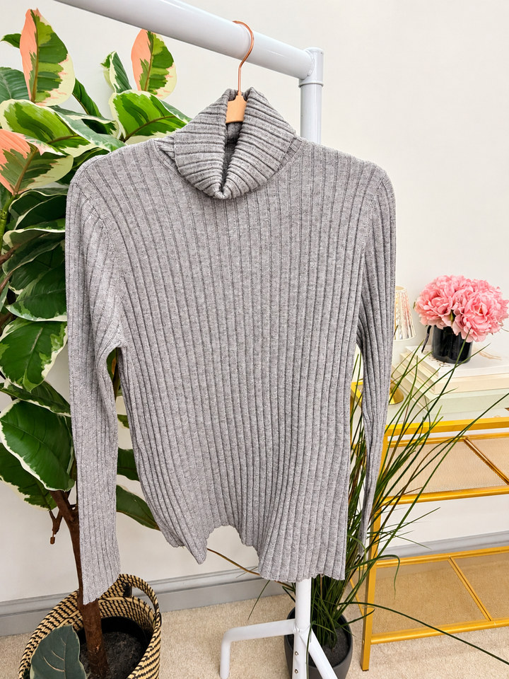 Women’s ribbed knit roll neck jumper grey