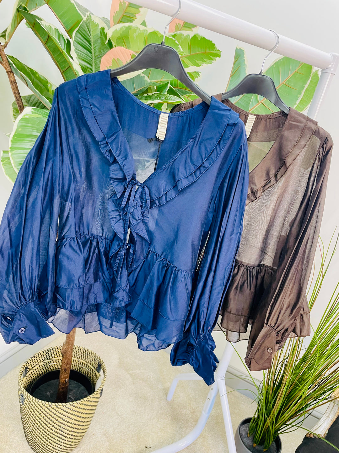 The NORA blouse - 2 colours