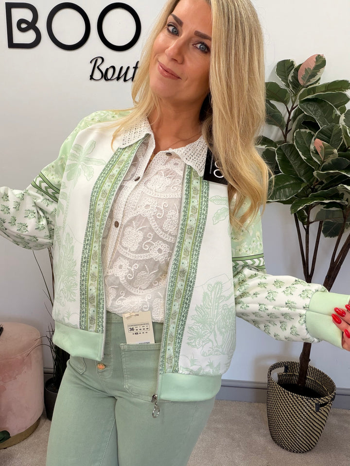 The LAURA jacket - 2 colours