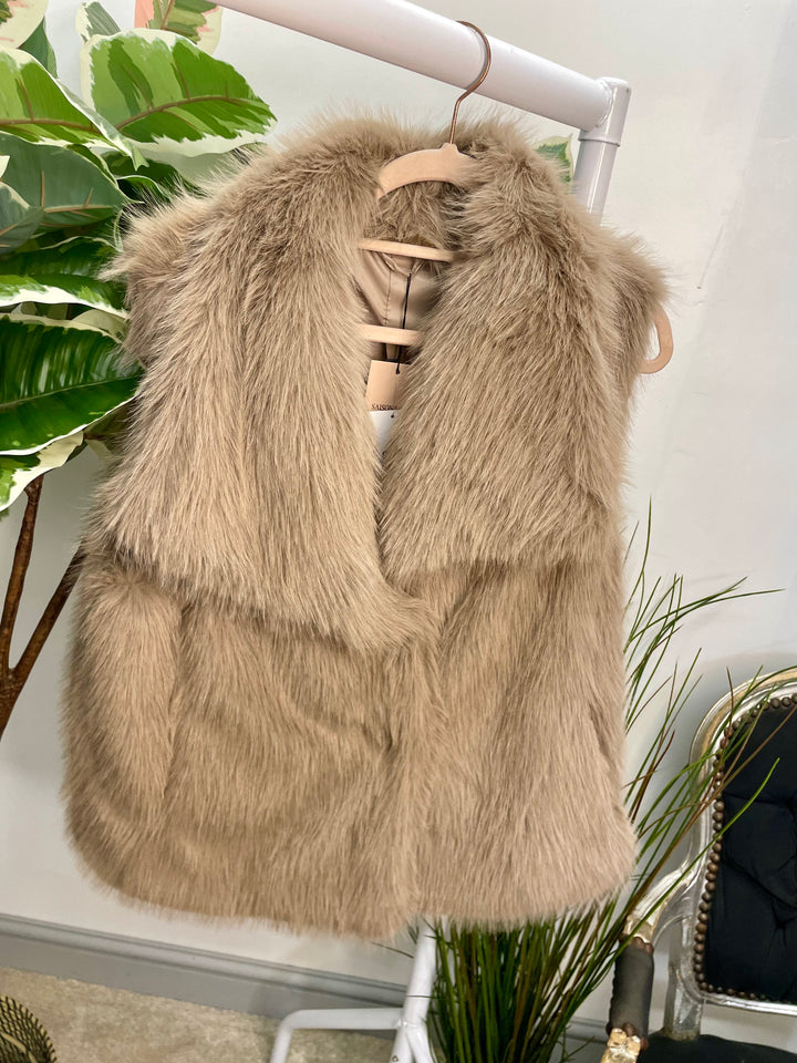 LADIES FASHION FAUX FUR GILET - BEIGE, BLACK, BROWN & CREAM