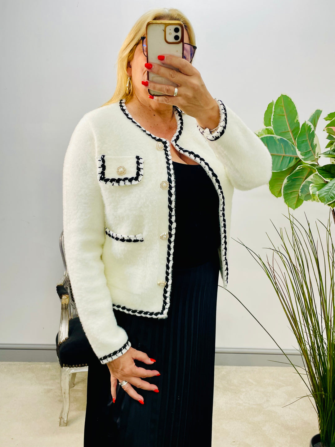 LADIES INSPIRED KNIT BOLERO CARDIGAN - BLACK AND WHITE