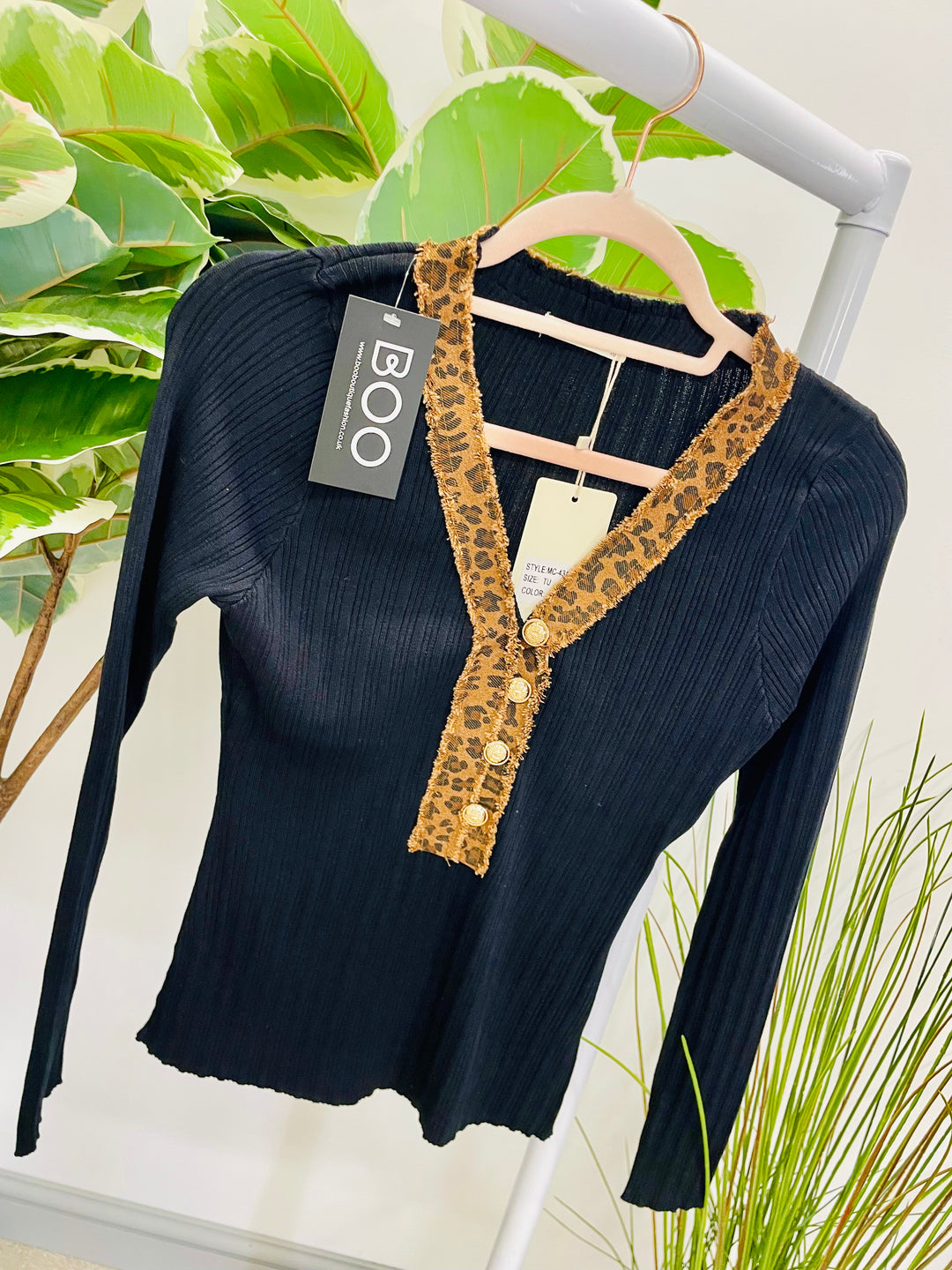 LADIES RIB KNIT STRETCH V NECK LEOPARD JUMPER TOP - BLACK & WHITE