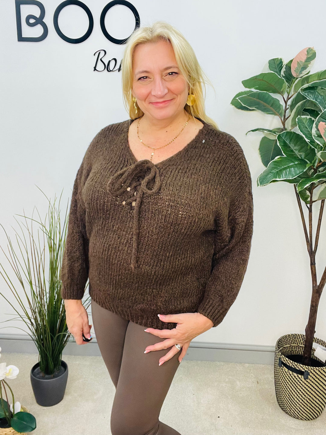 LADIES CHUNKY KNIT TIE NECK JUMPER - BLACK, BEIGE & BROWN