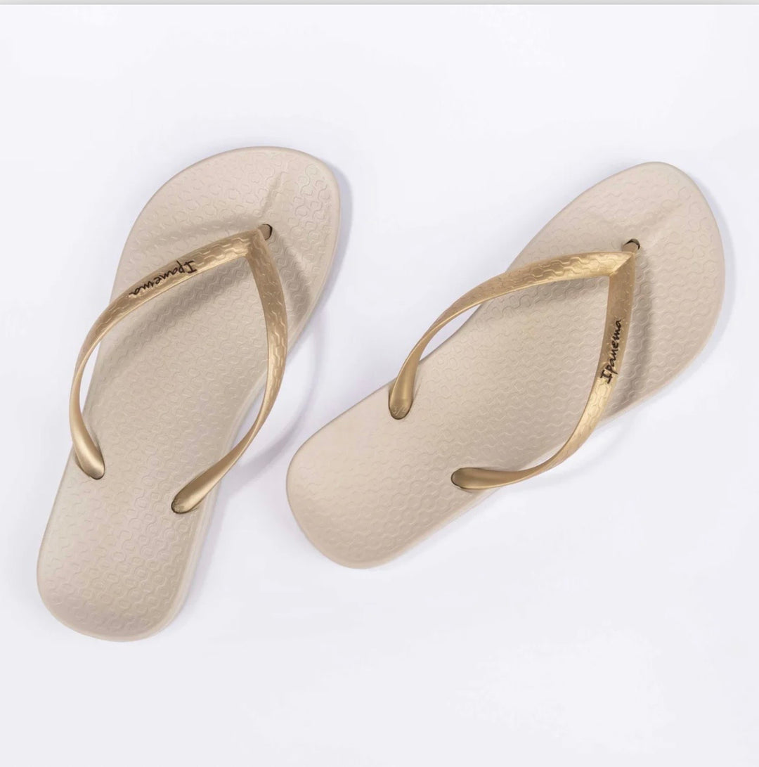 Ladies Ipanema Flip Flops - Black & Beige