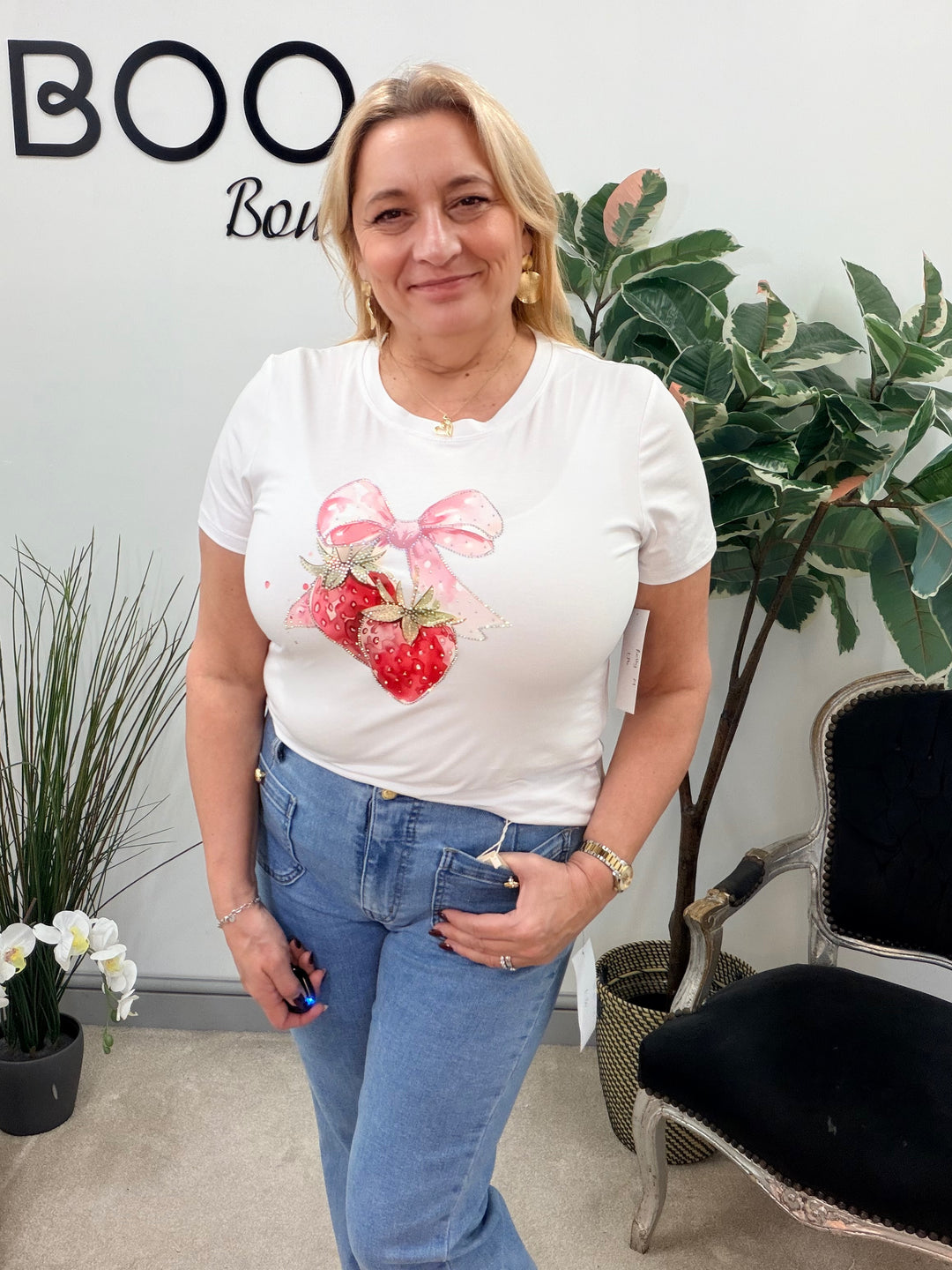 LADIES WHITE STRAWBERRY LOGO STRETCH T SHIRT