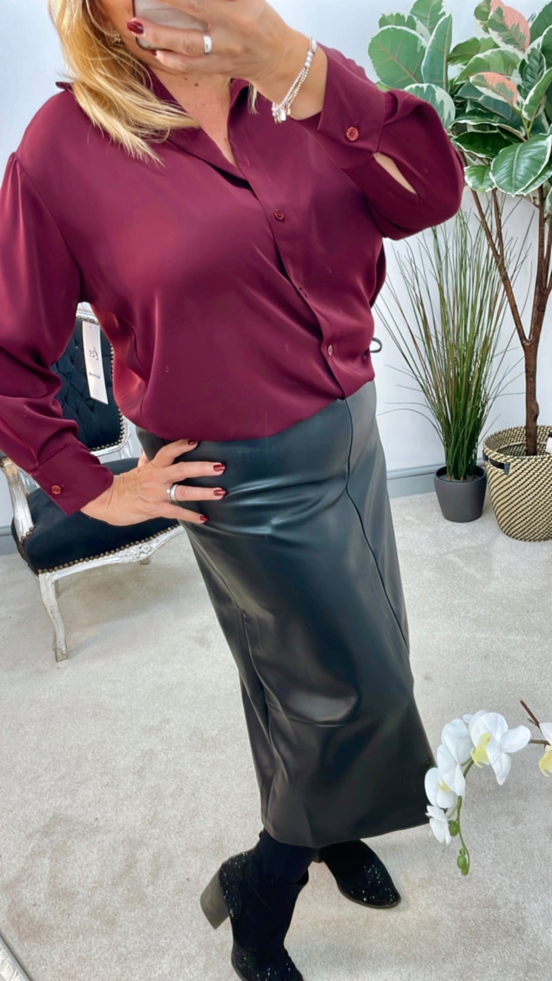 LADIES BLACK FAUX LEATHER MIDI SKIRT