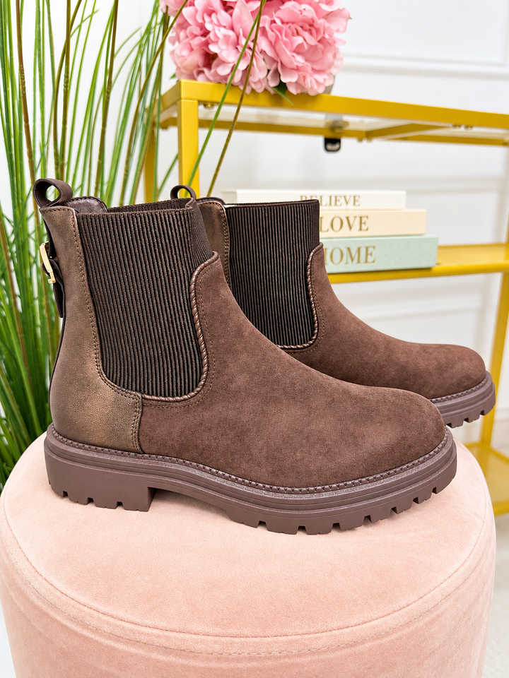 Ladies Chocolate Brown Faux Suede Flat Ankle Boots ( 844 )