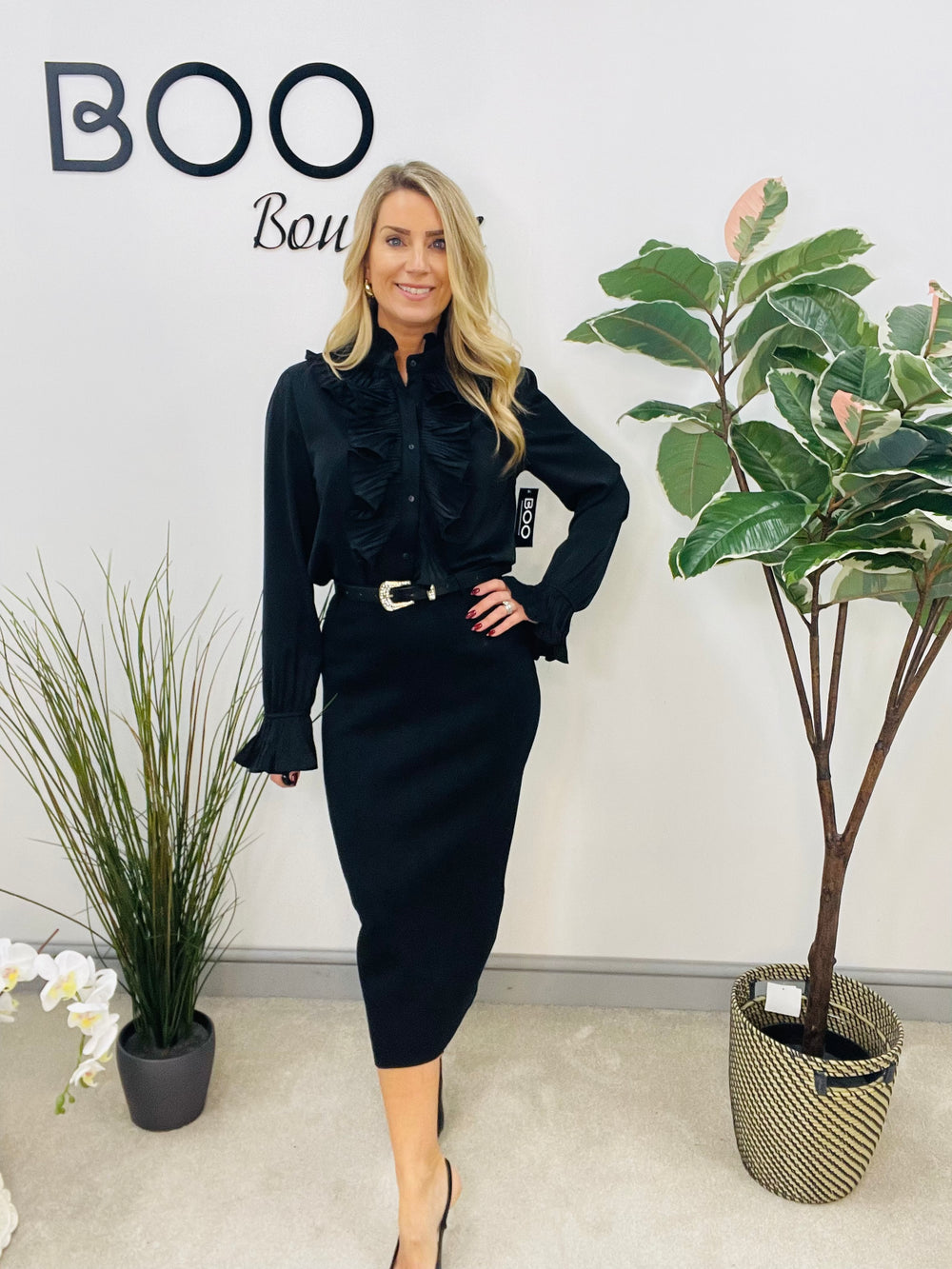 LADIES KNITTED FITTED BLACK MIDI SKIRT