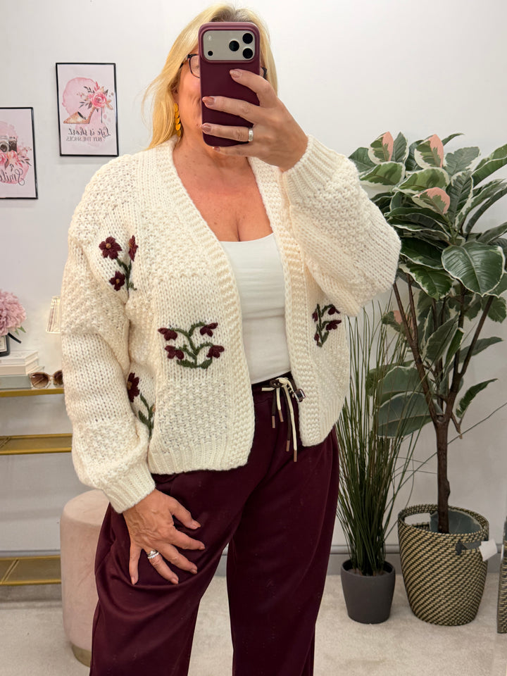 Ladies Fashion Cream Chunky Knit Embroidered Cardigan