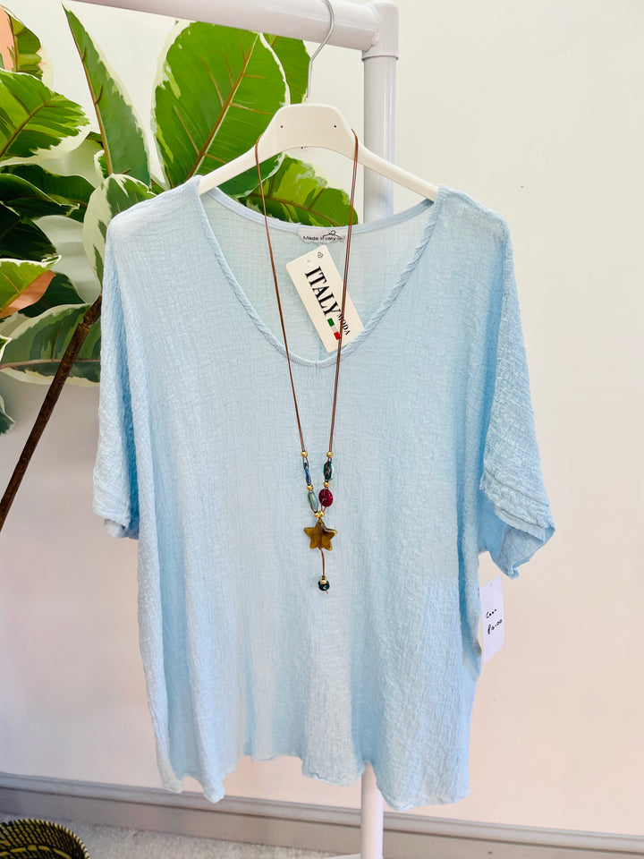 LADIES WOMENS PALE BLUE CHEESECLOTH CASUAL CRINKLE LOOK TOP BLOUSE & necklace set