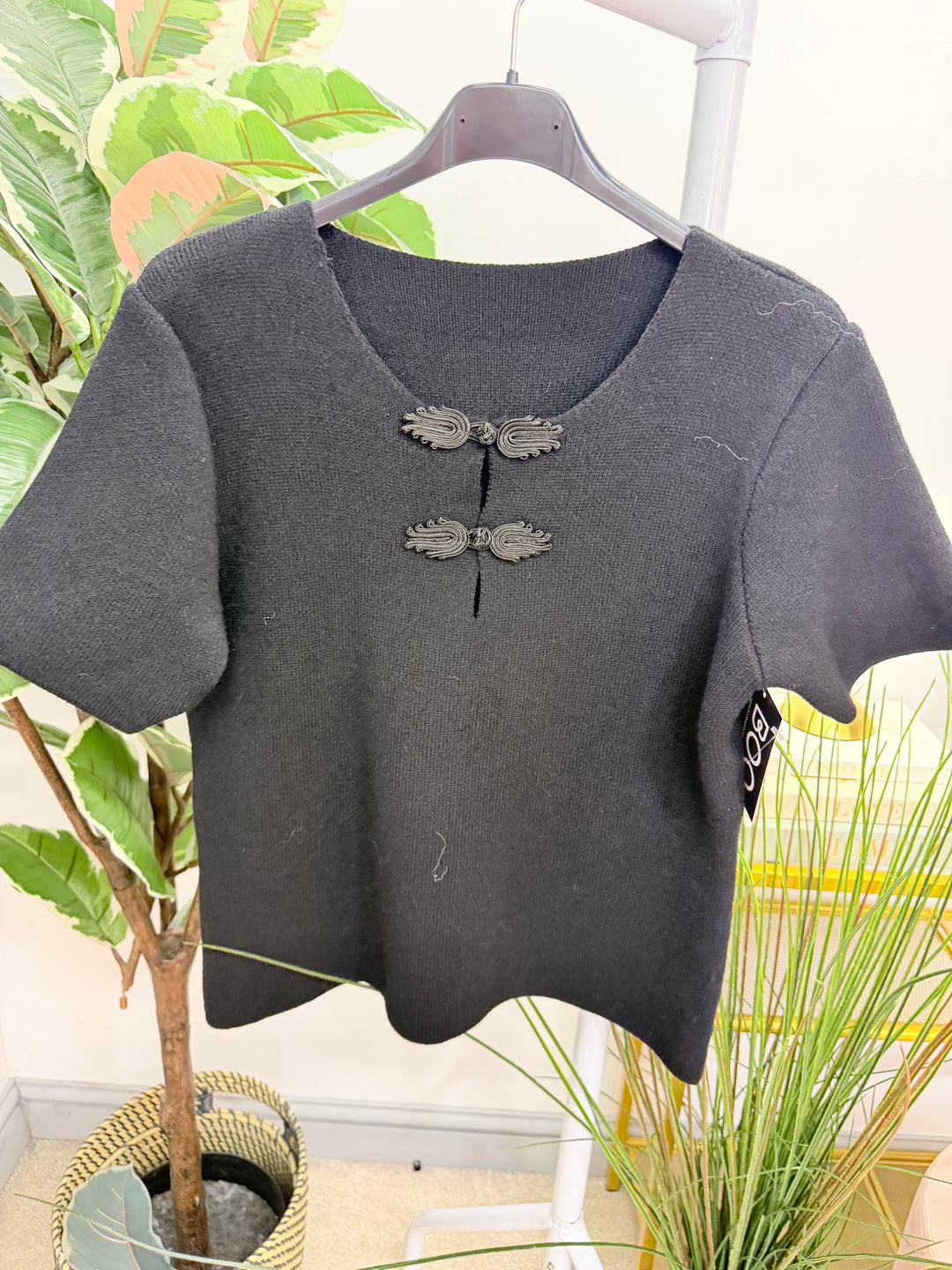 Womens knitted mandarin short sleeve fitted jumper - white, brown & black