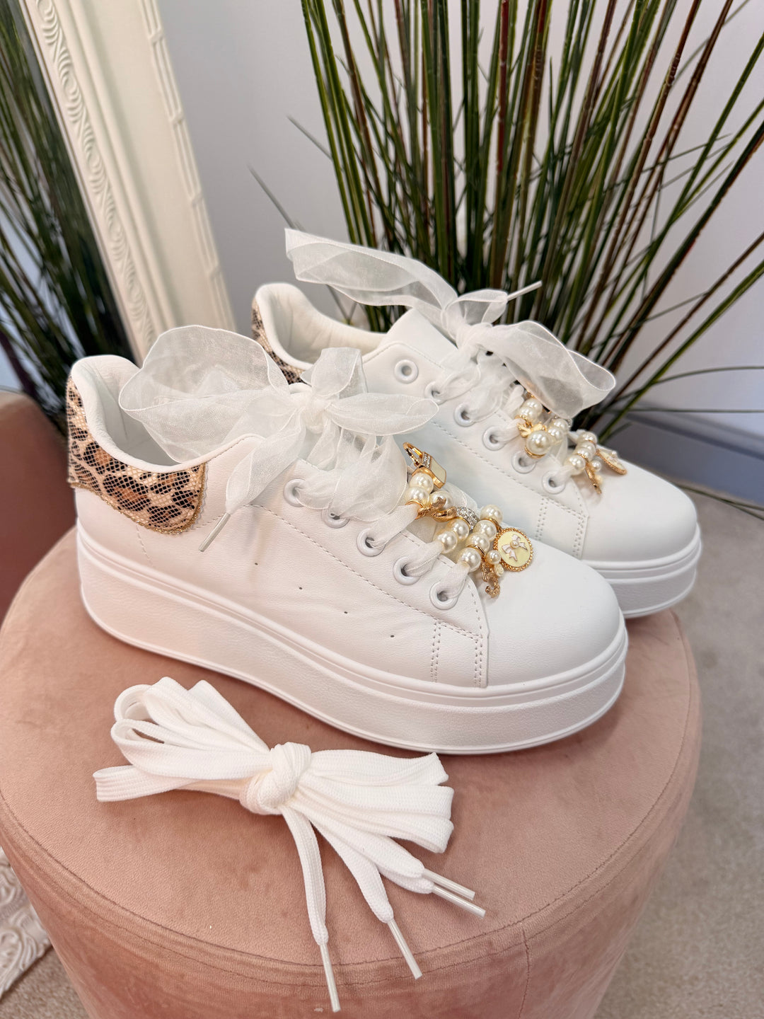 Ladies Fashion White Charm Flatform Trainers