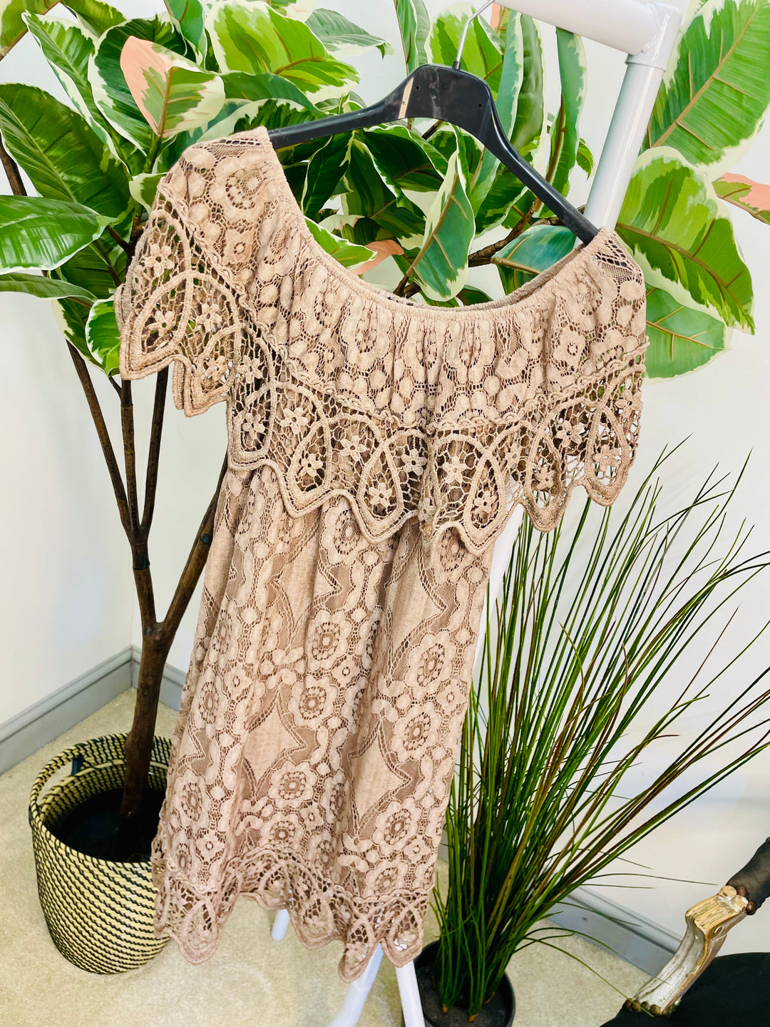 LADIES LACY SUMMER BARDOT DRESS - WHITE, BLUE & MOCHA