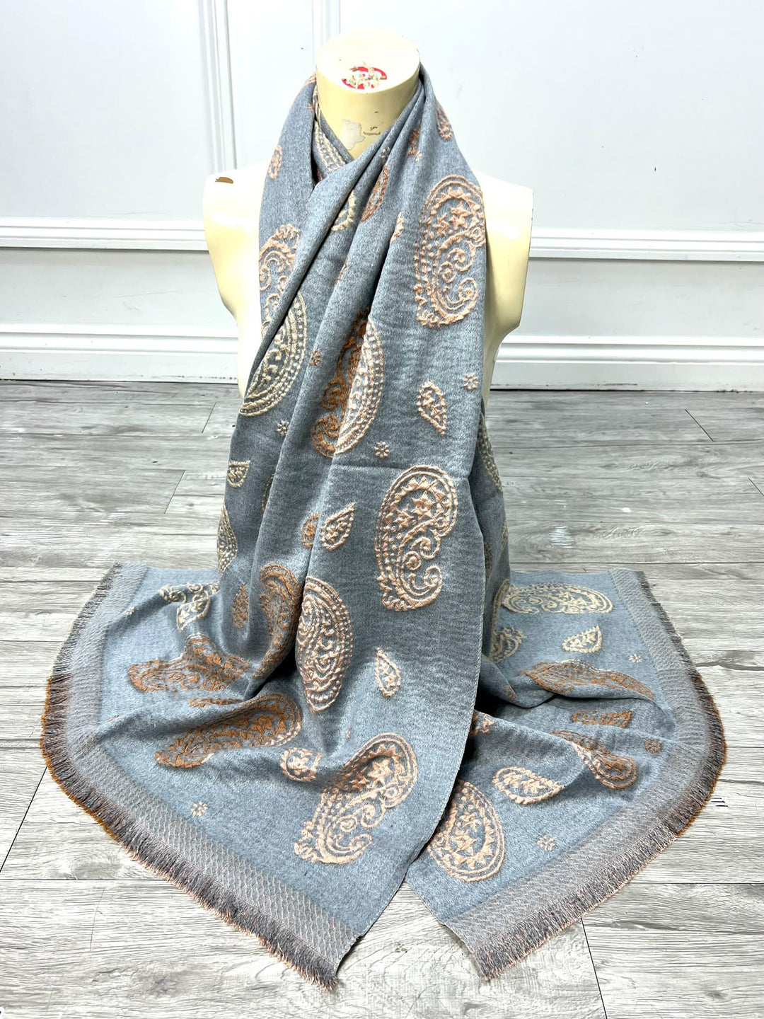 The FEATHER scarf - 5 colours