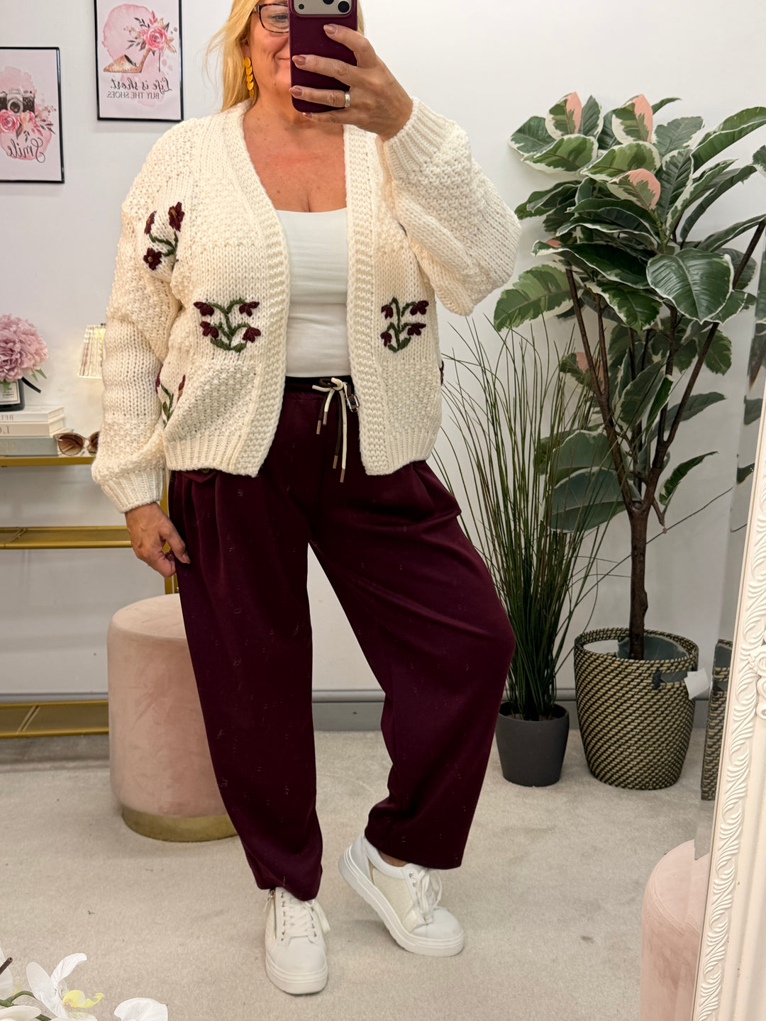 Ladies Fashion Cream Chunky Knit Embroidered Cardigan