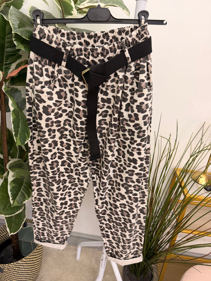 The STEVIE trousers