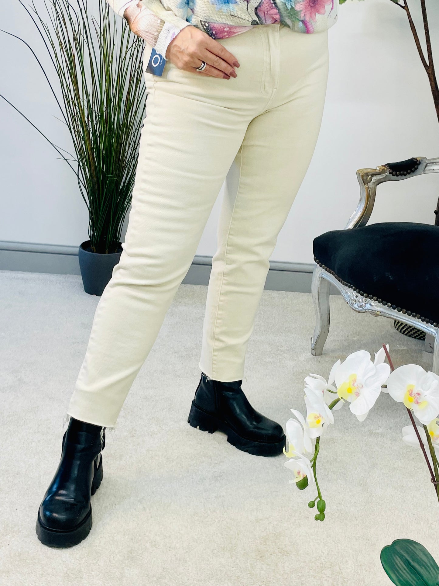 The LILY light beige jeans - size 6 to 14