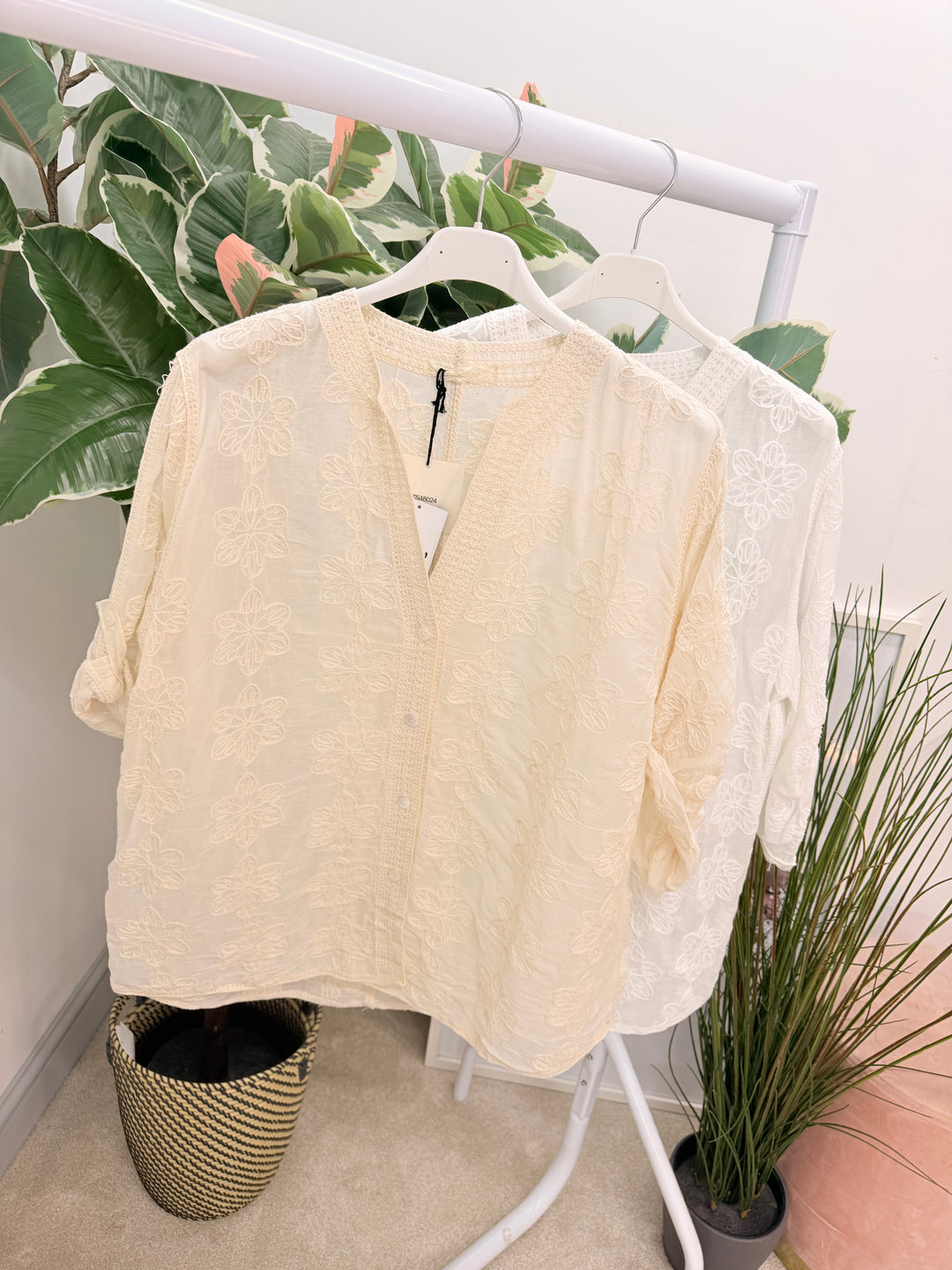 The DOREEN shirt - 2 colours