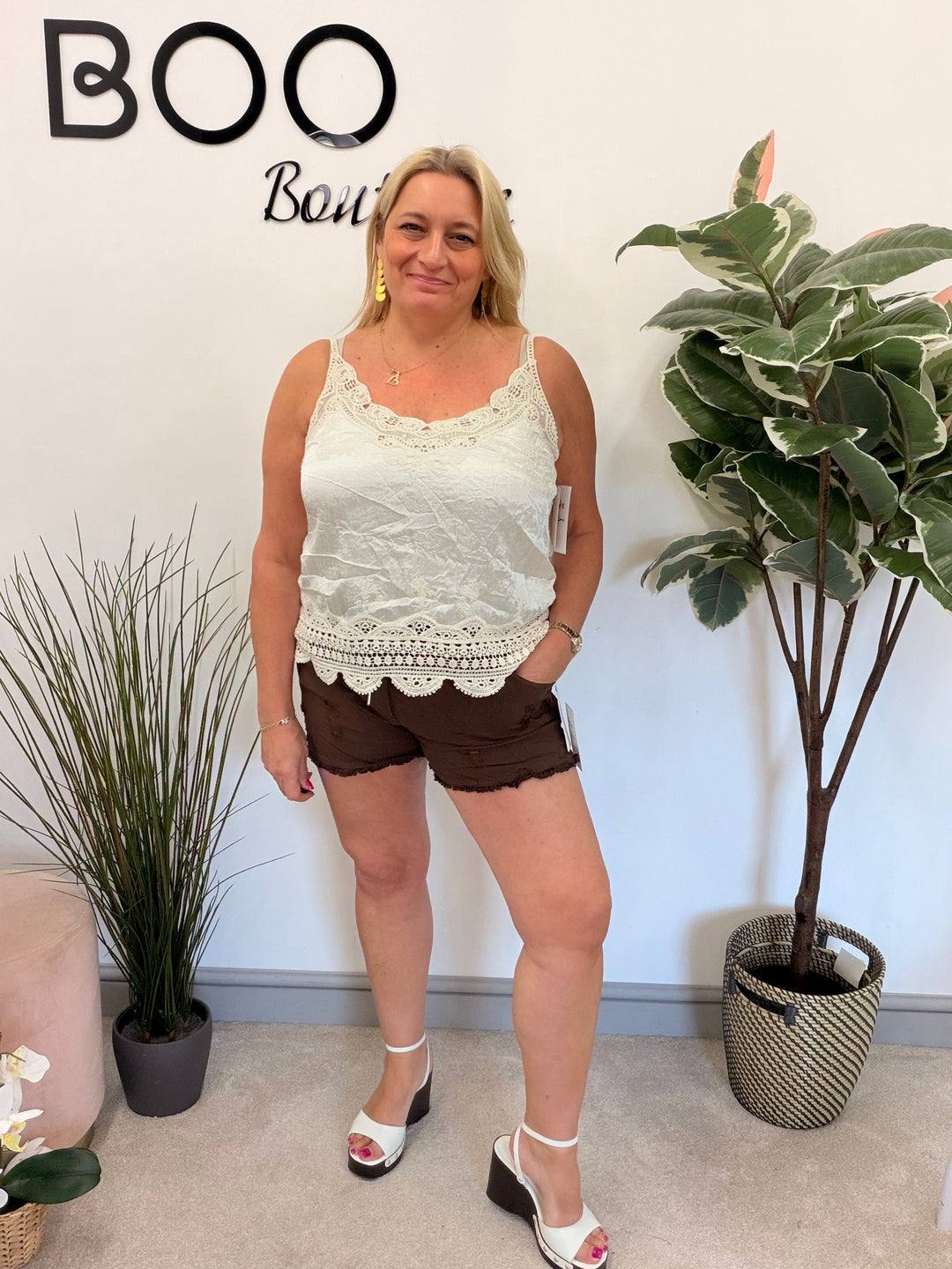 Ladies Magic Stretch Summer Shorts chocolate brown