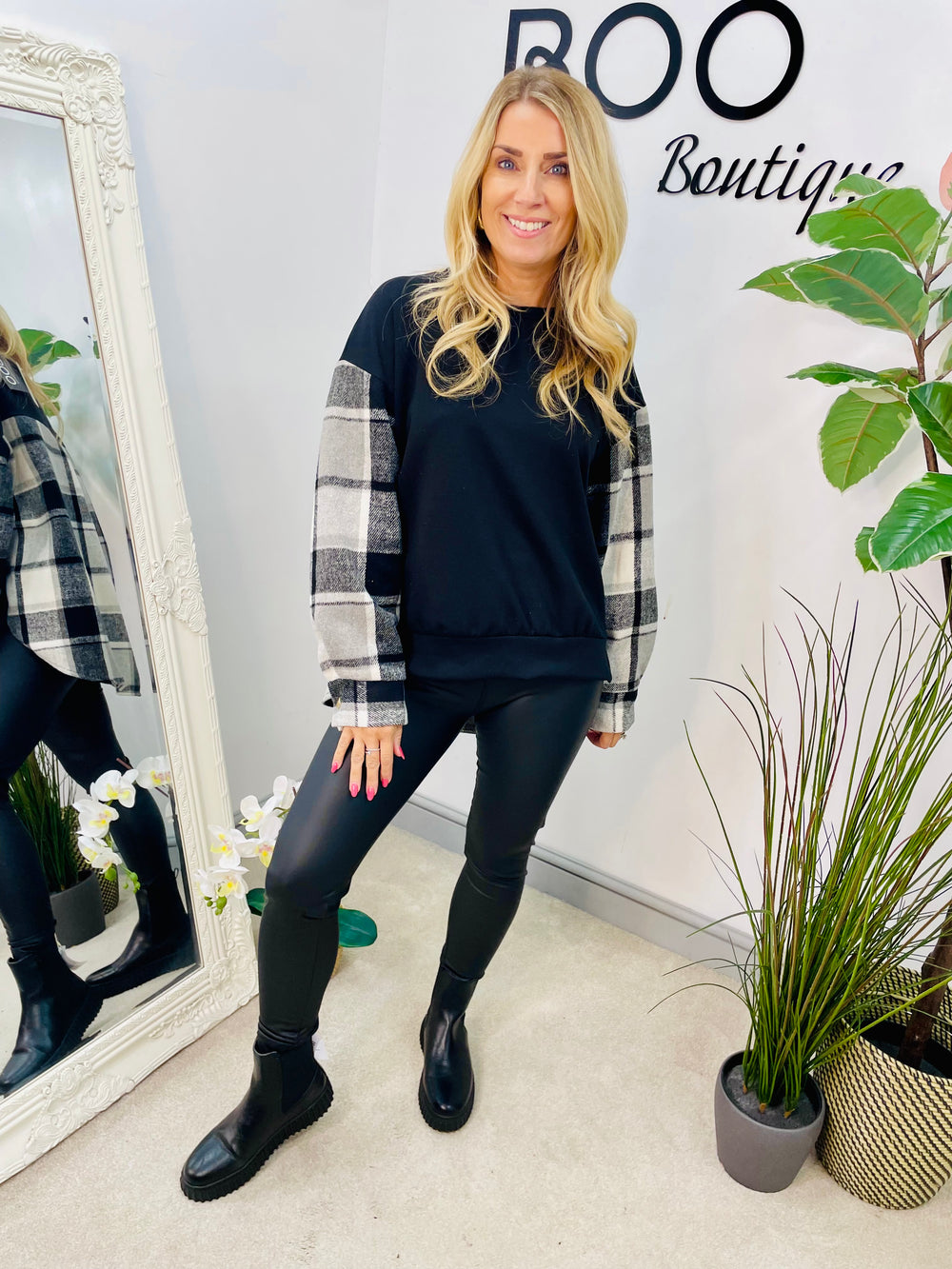 LADIES CHECK SWEATSHIRT TOP - BLACK & MOCHA