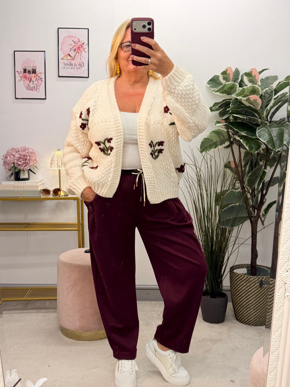 Ladies Fashion Cream Chunky Knit Embroidered Cardigan