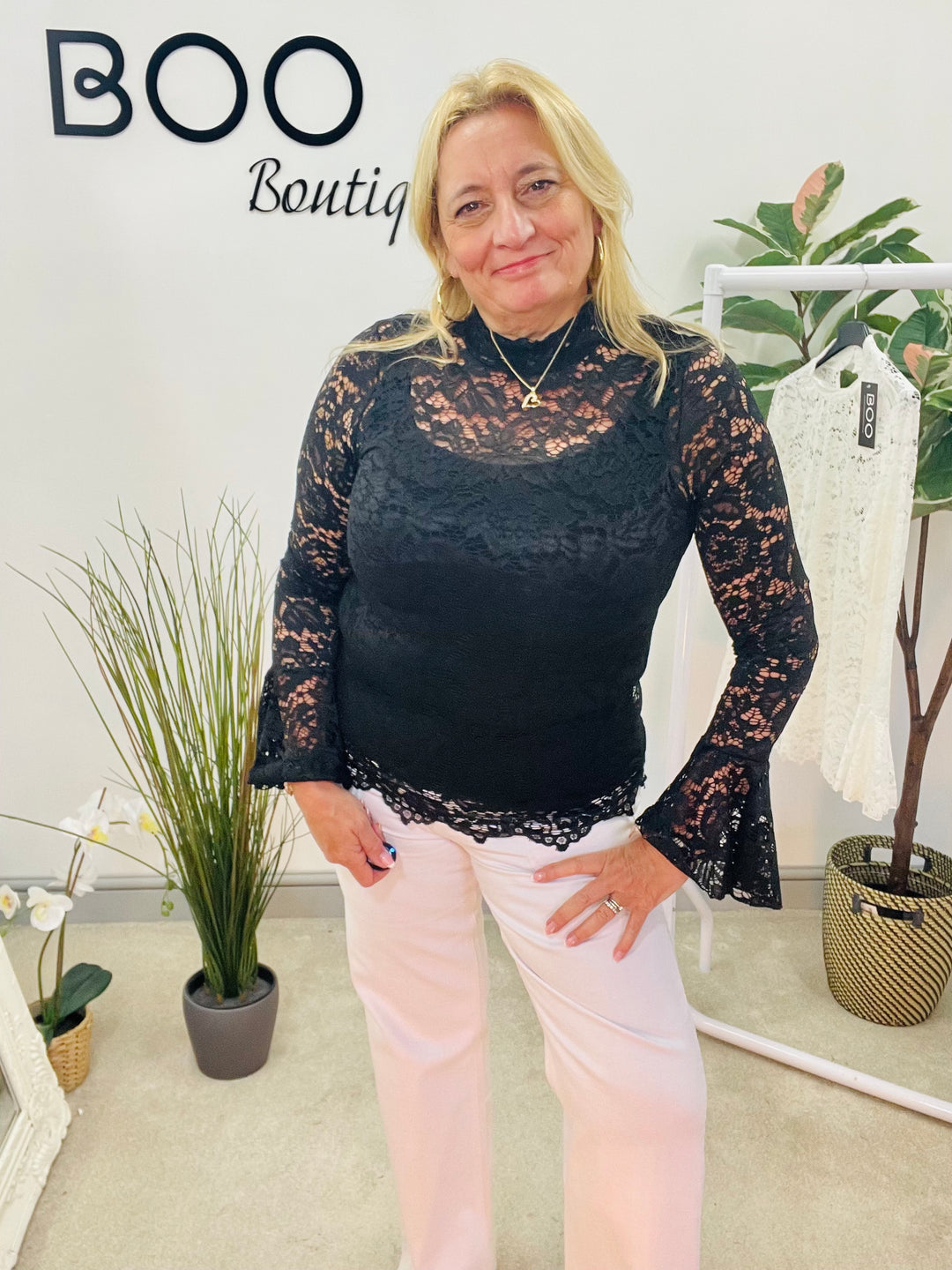 The VODKA lace blouse - 2 colours
