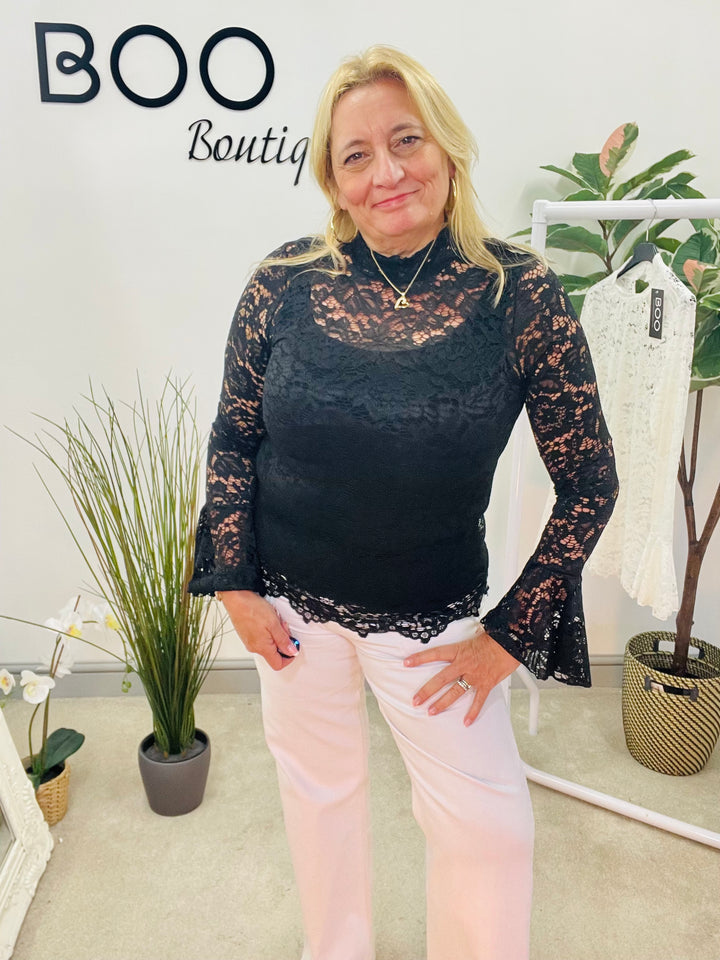 The VODKA lace blouse - 2 colours
