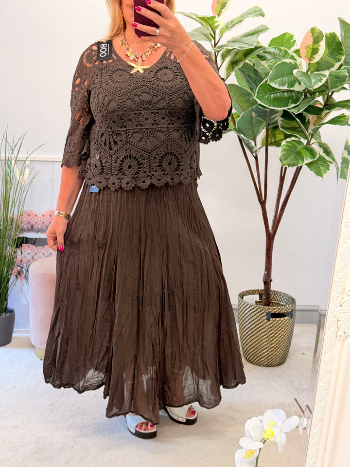 Ladies Fashion Crinkle Boho Maxi Skirt - Brown, White, Pink & Blue