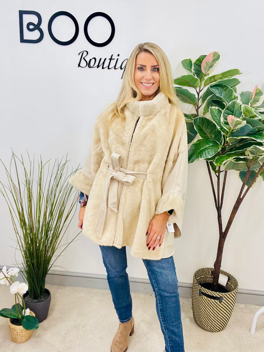 LADIES LUXURY FAUX FUR CAPE - BEIGE, BURGUNDY, MOCHA