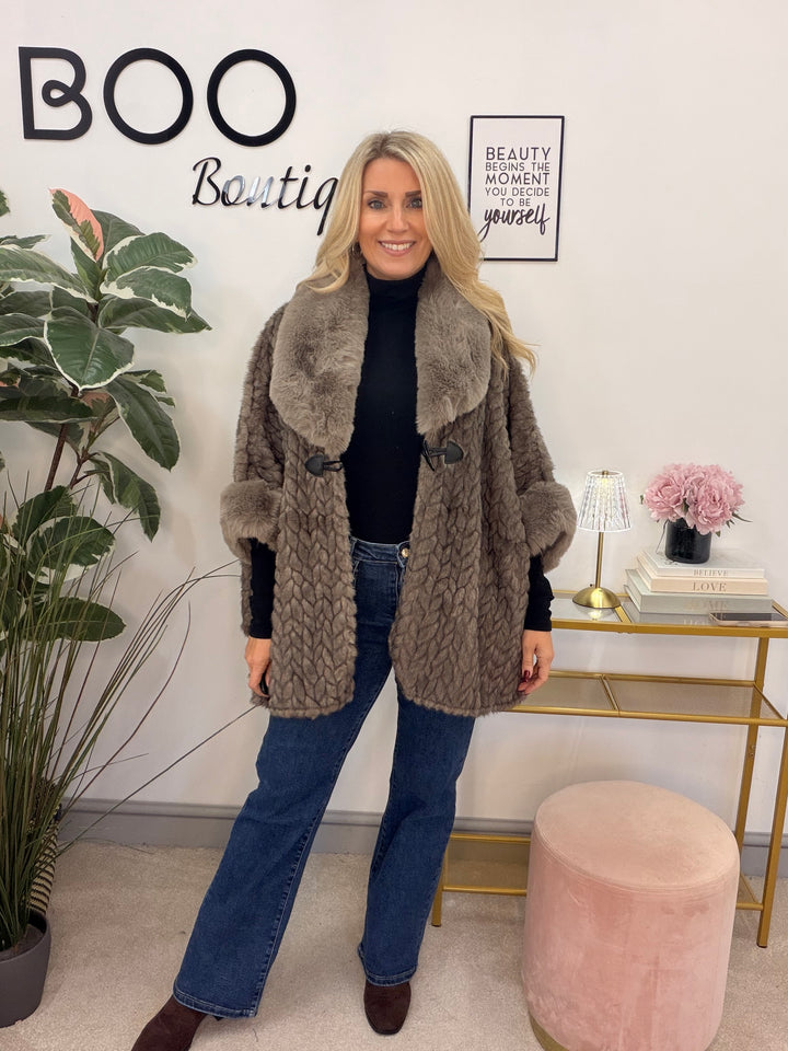 The EMILY luxe faux fur cape - 5 colours