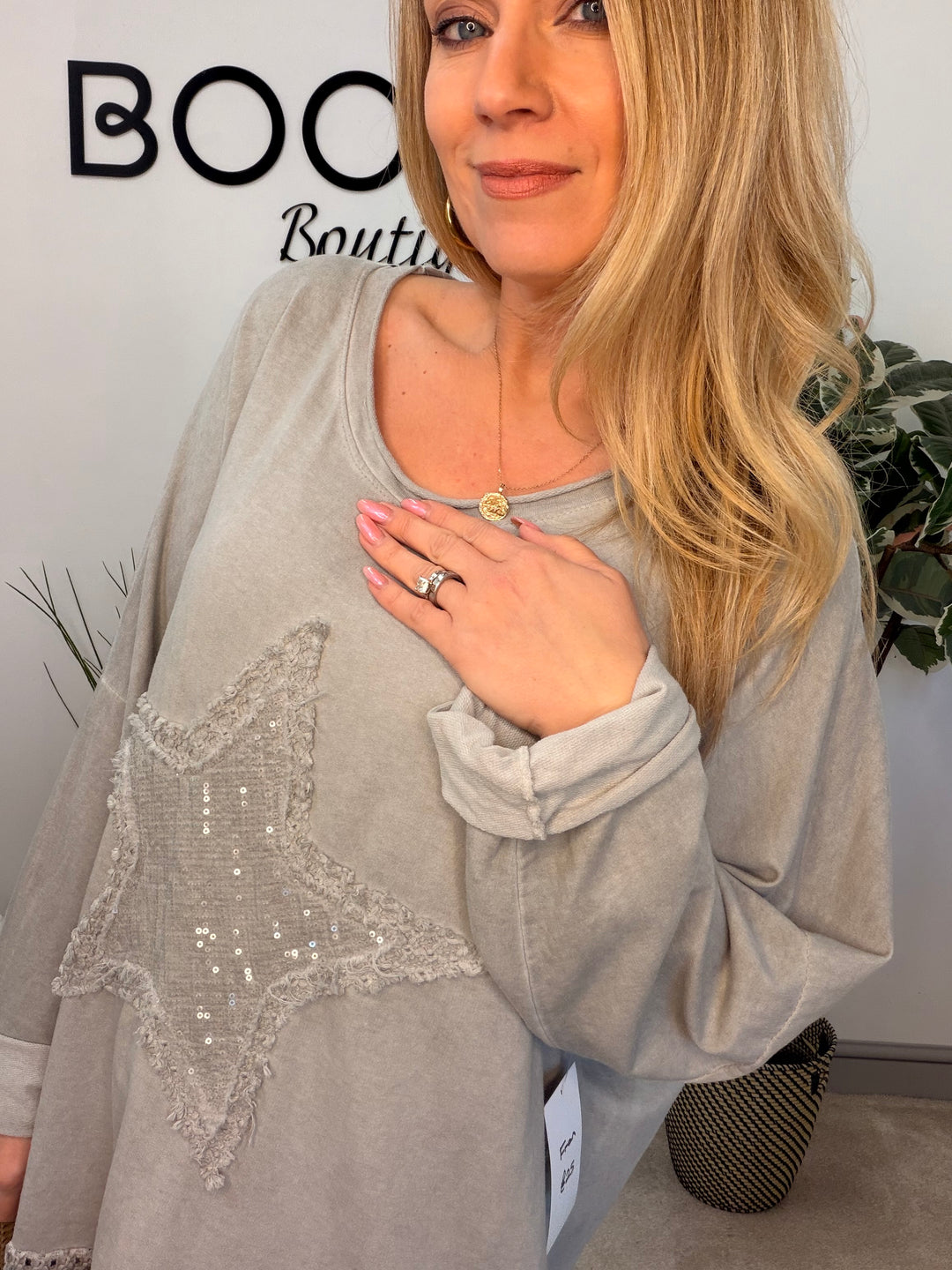 Ladies Fashion Oversize Star Sweatshirt style Top - black, white, pink, raspberry & grey