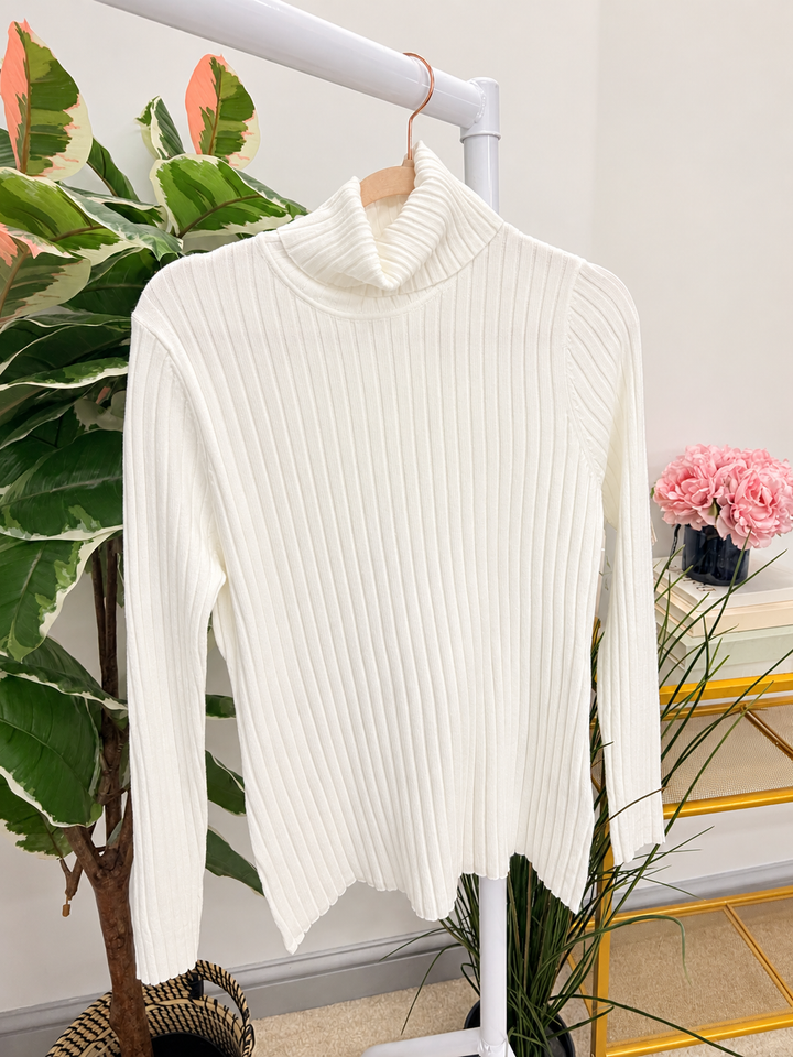 Women’s ribbed knit roll neck jumper white