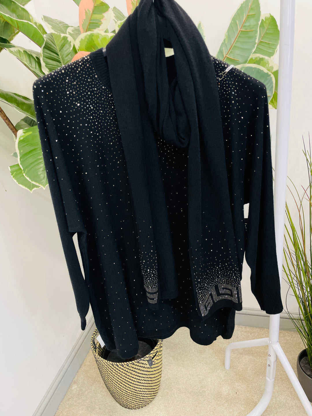 LADIES BLACK SPARKLY JUMPER & SCARF SET