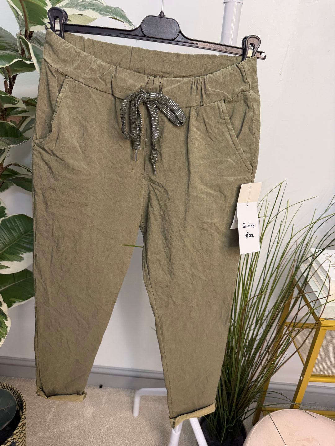 Women’s Stretch Crinkle Magic Trousers khaki