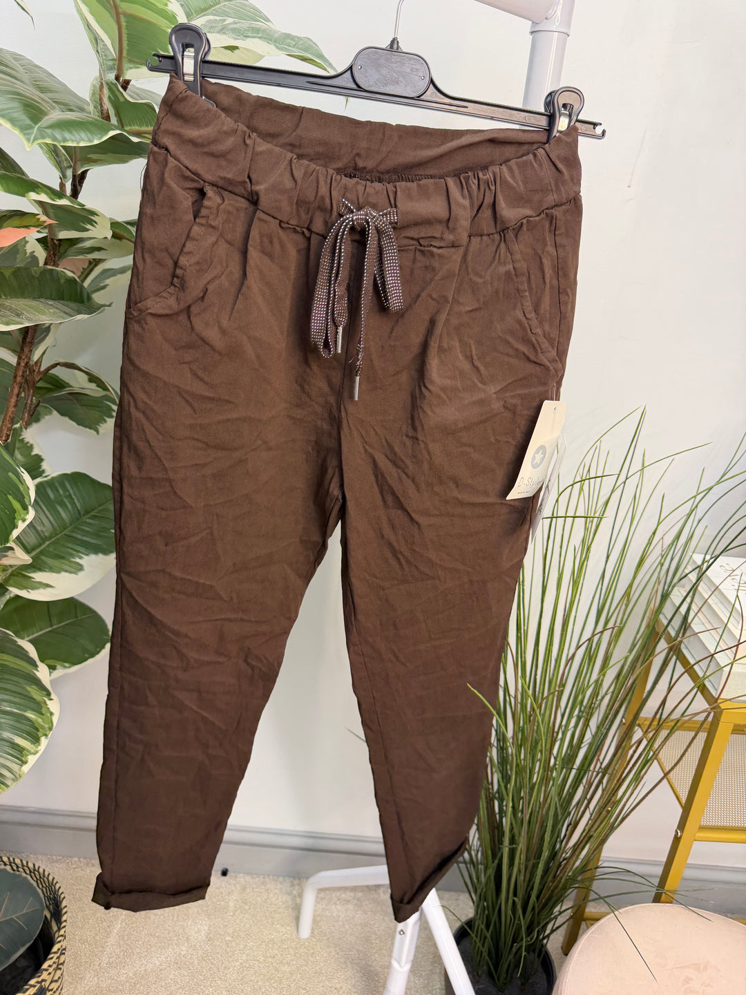Women’s Stretch Crinkle Magic Trousers chocolate brown