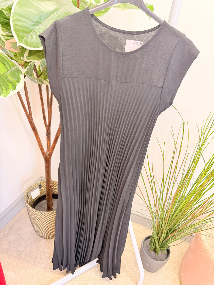 Ladies Fashion Pleated Maxi Dress - Black, Navy, Red, Lemon, Pink, Raspberry