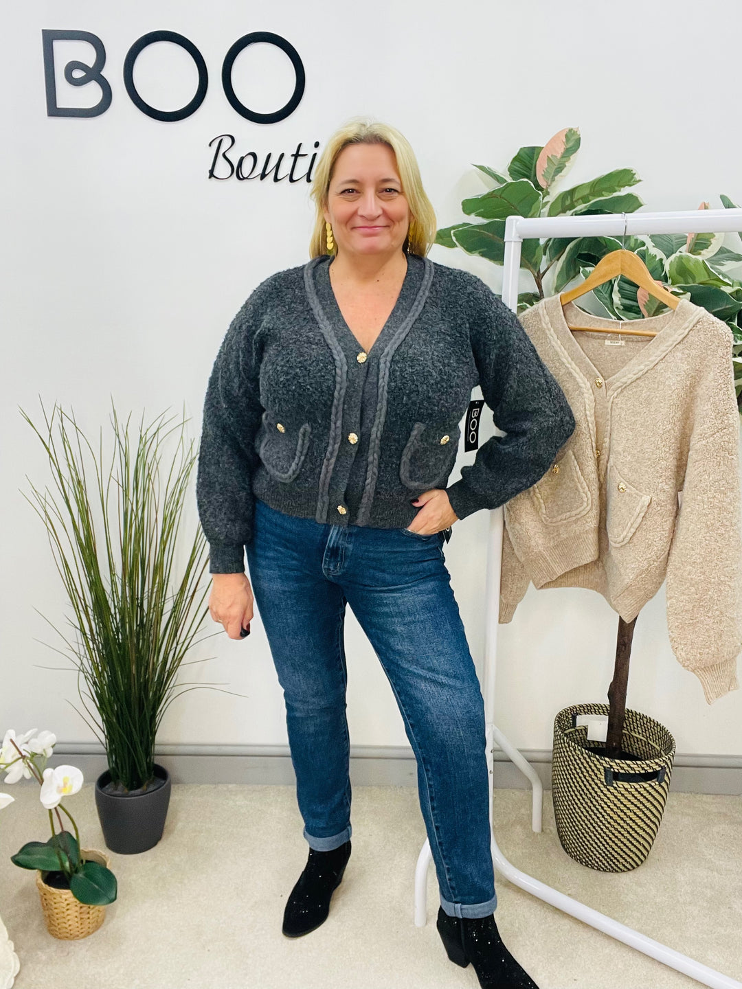 LADIES SOFT THICK CABLE KNIT CARDIGAN - BEIGE & CHARCOAL BLACK