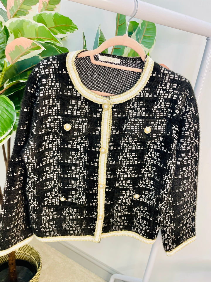 LADIES INSPIRED FLUFFY KNIT BOLERO CARDIGAN JACKET - WHITE & BLACK