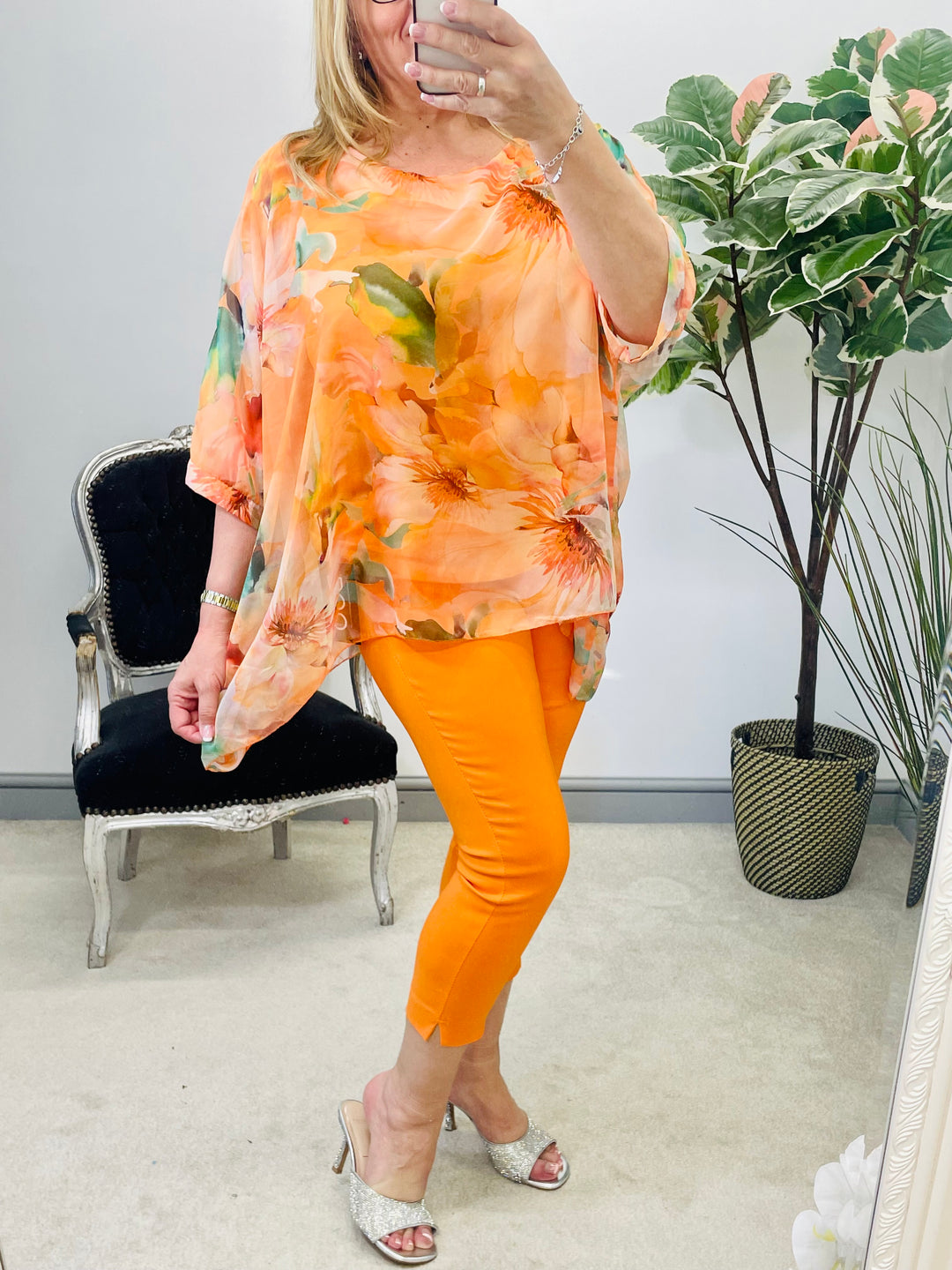 The RACHEL orange Capri trousers