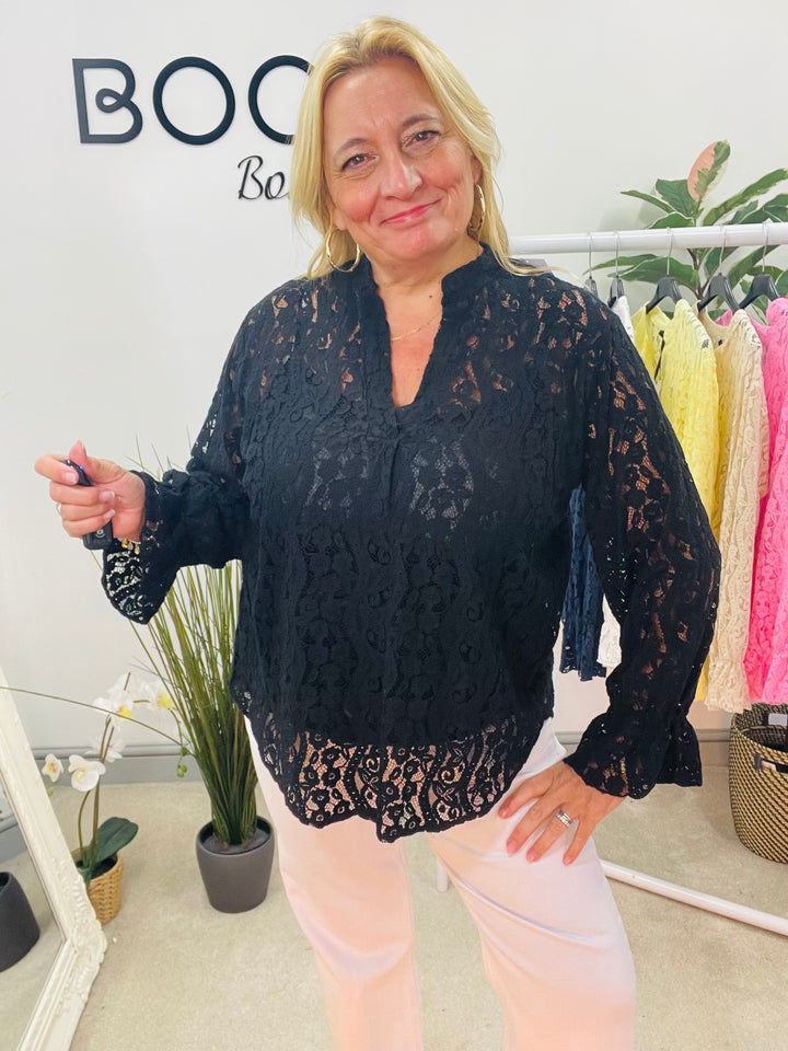 The PALOMA lace blouse - 6 colours