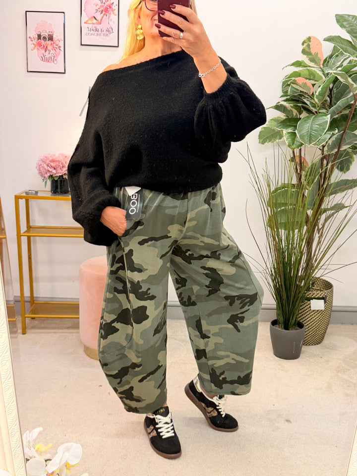 The JANICE camoflague balloon leg trousers