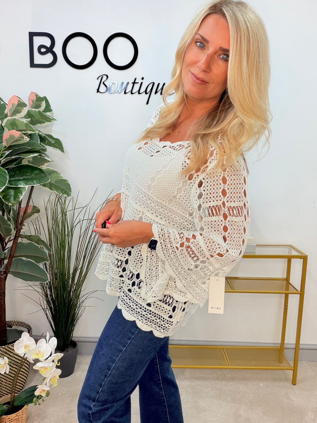 Ladies Fashion White Crochet Top