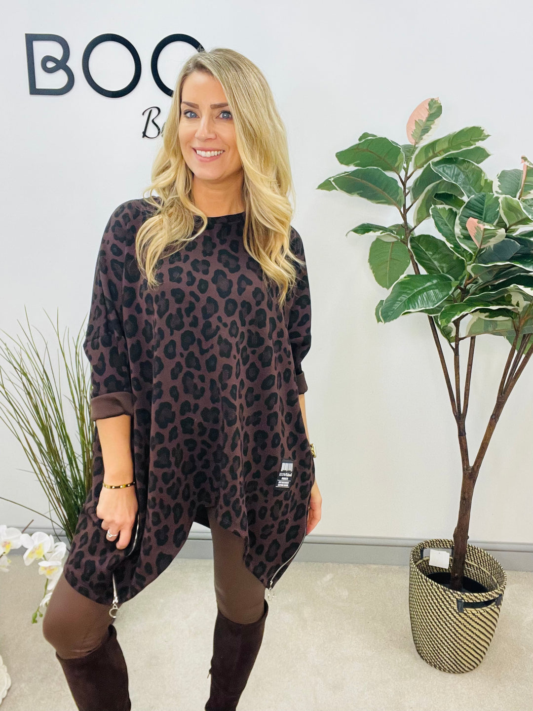 LADIES SCUBA ANIMAL PRINT SWEATSHIRT TOP - BROWN & BEIGE