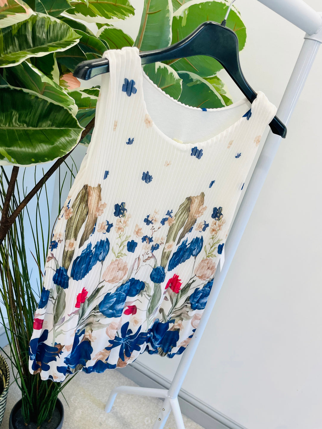 LADIES CHIFFON PLEATED FLORAL PRINT SUMMER TOP - RED & NAVY