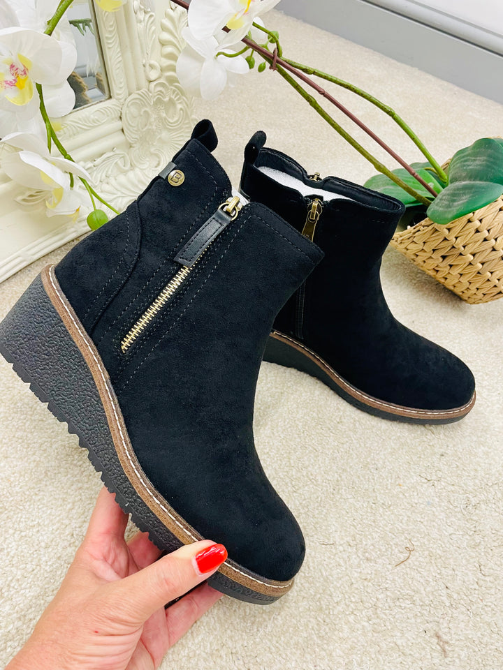 BLACK MID WEDGE HEEL BOOTS ( 1986 ) sizes 3 to 8